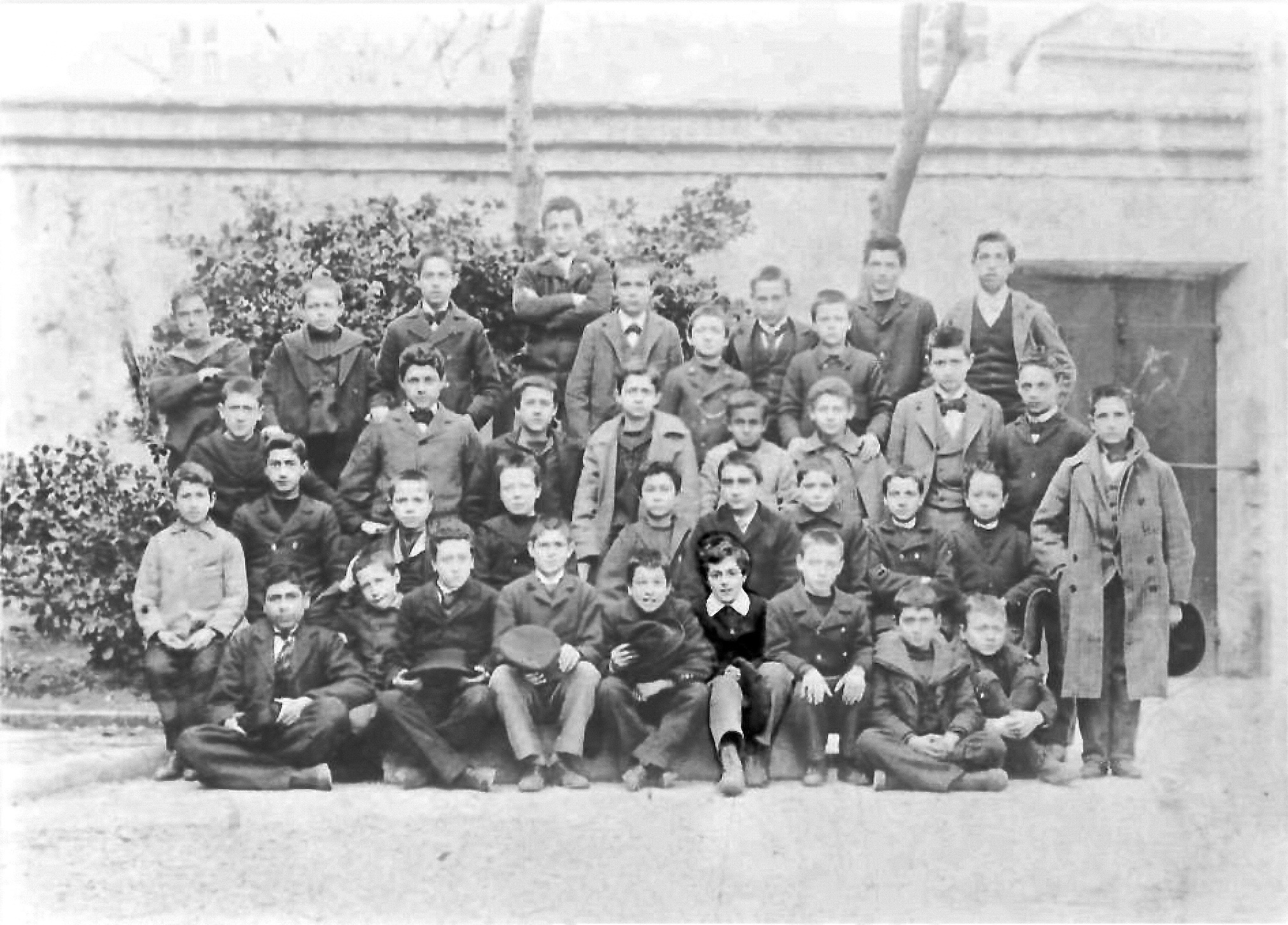 Livorno-1896-Liceo-Guerrazzi-il-quarto-da-destra