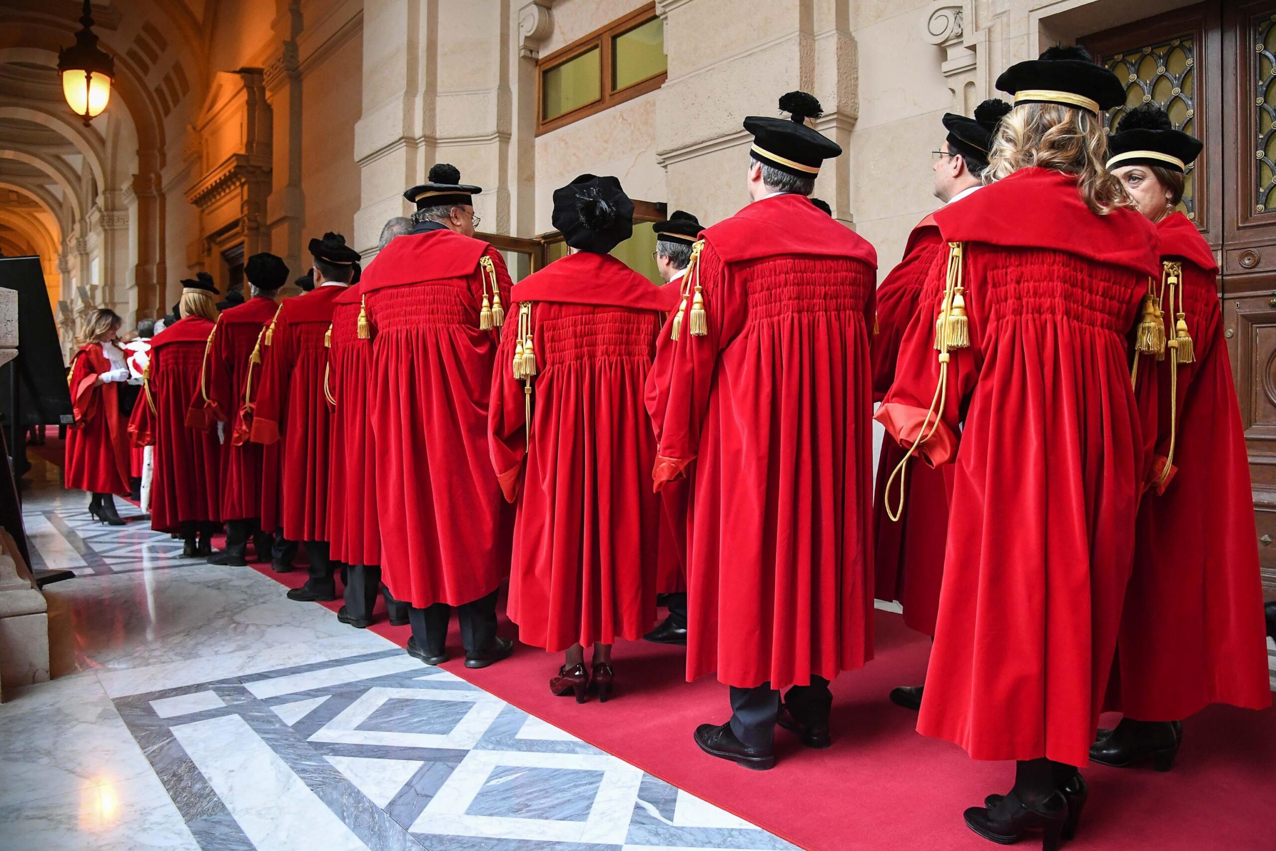 Il disegno di legge costituzionale sulla separazione delle “distinte carriere” dei magistrati. Eterogenesi dei fini, aporie e questioni aperte