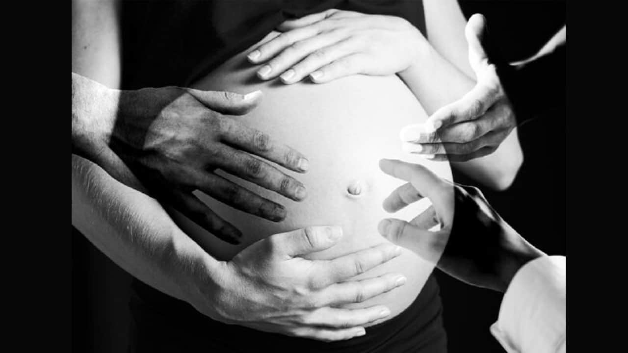 Non si attende il legislatore. Lo spinoso problema della maternità surrogata torna all’esame delle Sezioni unite
