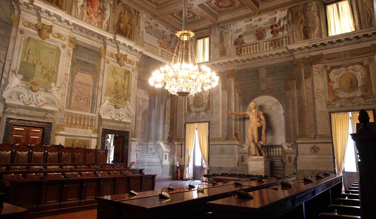 Sull'interesse a intervenire dinanzi all'Adunanza Plenaria