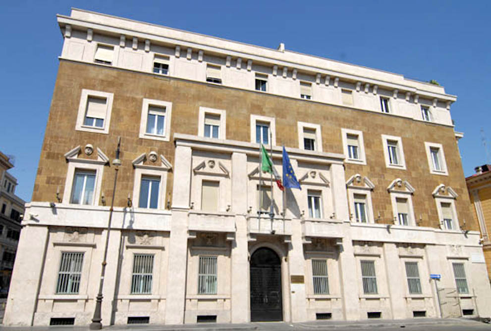 La partecipazione dei magistrati addetti alla Segreteria del CSM alle procedure di nomina per il conferimento di uffici direttivi e il paradosso del divieto rovesciato (nota a Tar Lazio, 18 marzo 2024, n. 5355)
