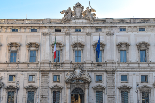 ​Natura “strumentale” del potere sanzionatorio amministrativo e riparto di potestà legislativa (Nota a Corte Cost., sentenza n. 19 del 10 gennaio 2024) 