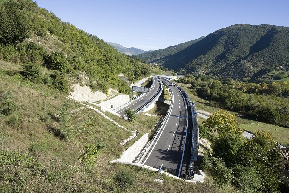 Annullamento in autotutela del permesso di costruire, legittimo affidamento del privato e responsabilità dell’Ente comunale (nota a Cons. di Stato, 17 novembre 2023, n. 9879)