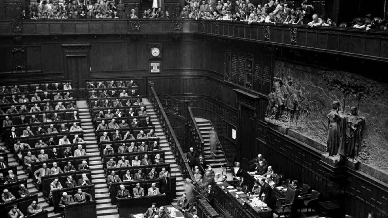 RAPPRESENTANZA E DEMOCRAZIA DIRETTA