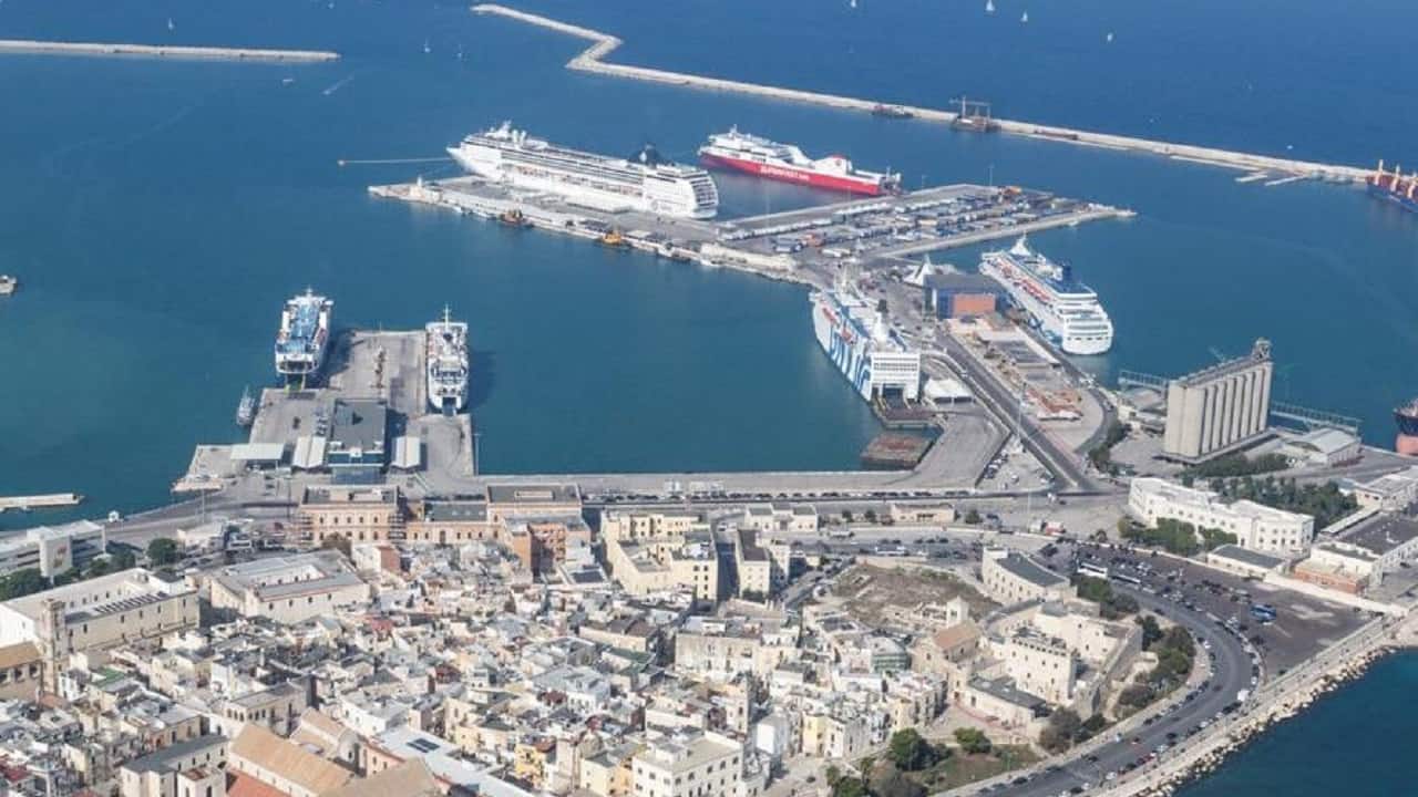 Sulla rilevanza dei piani regolatori dei porti (nota a Cons. Stato, Sez. VI, 28 dicembre 2020 n. 8356)