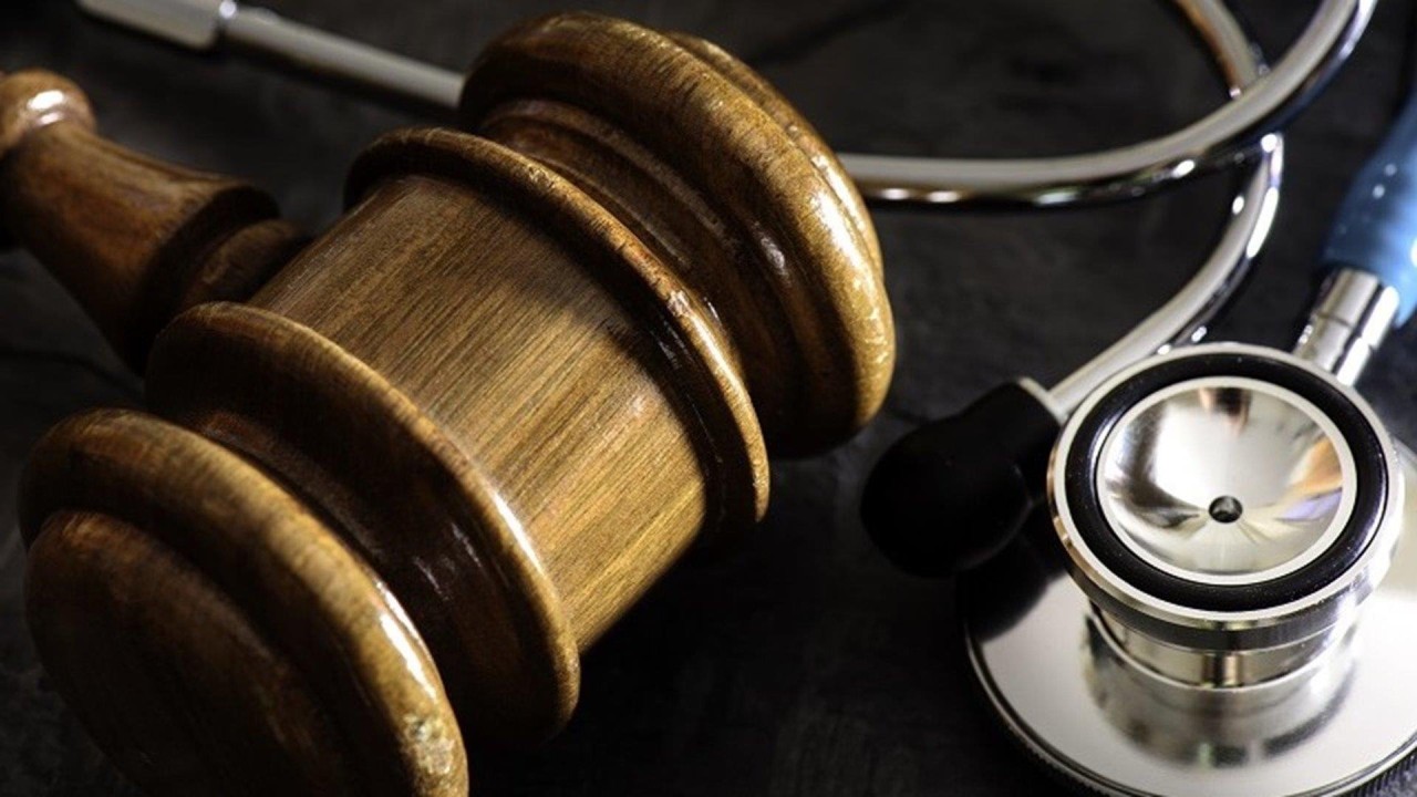 Come ha recepito la Cassazione la valenza risarcitoria del rapporto di “causa-effetto” derivante dalla interpretazione dell’attuale postulato medico-legale di “danno biologico”?